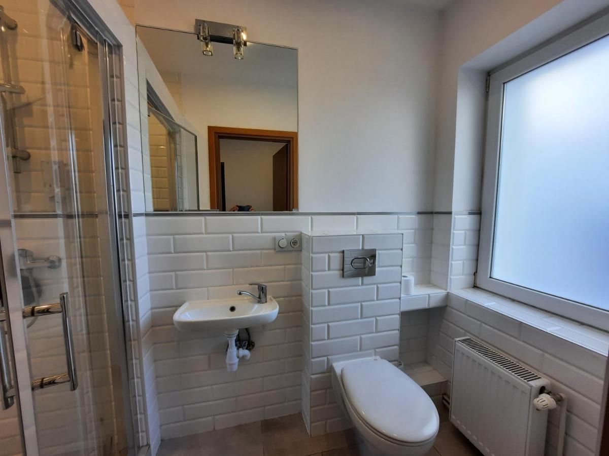 Lew Hostel Иновроцлав Екстериор снимка