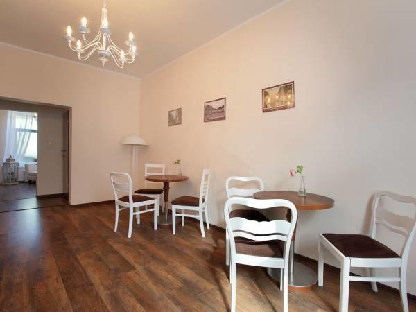Lew Hostel Иновроцлав Екстериор снимка
